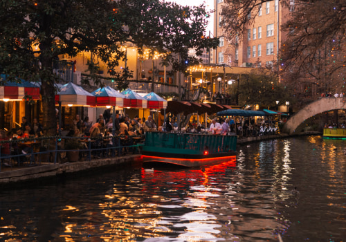 The Best Time to Visit Seafood Restaurants in Downtown San Antonio for a Quieter Experience